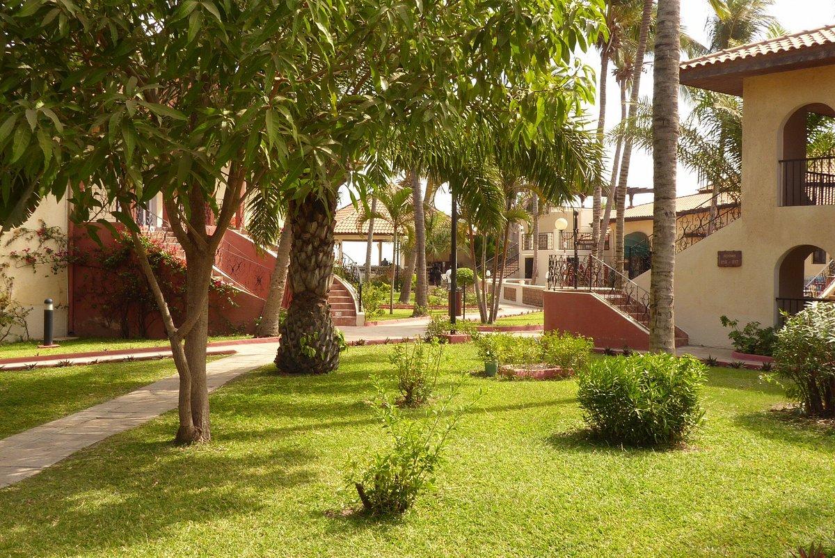Ocean Bay Hotel & Resort Bakau Экстерьер фото