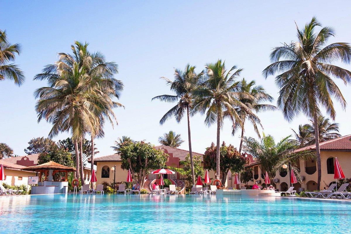 Ocean Bay Hotel & Resort Bakau Экстерьер фото