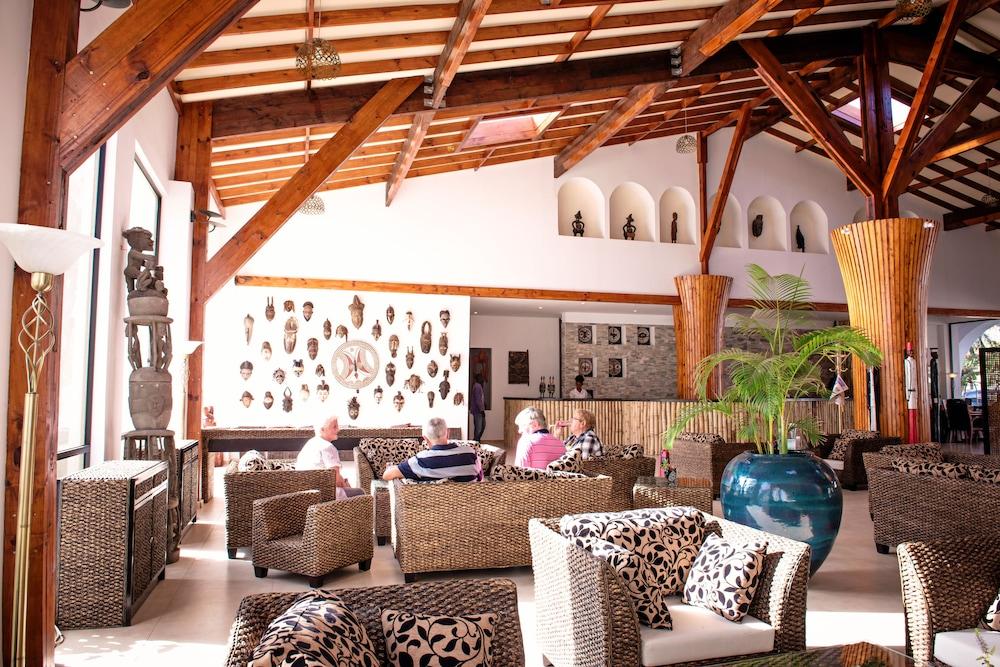 Ocean Bay Hotel & Resort Bakau Экстерьер фото