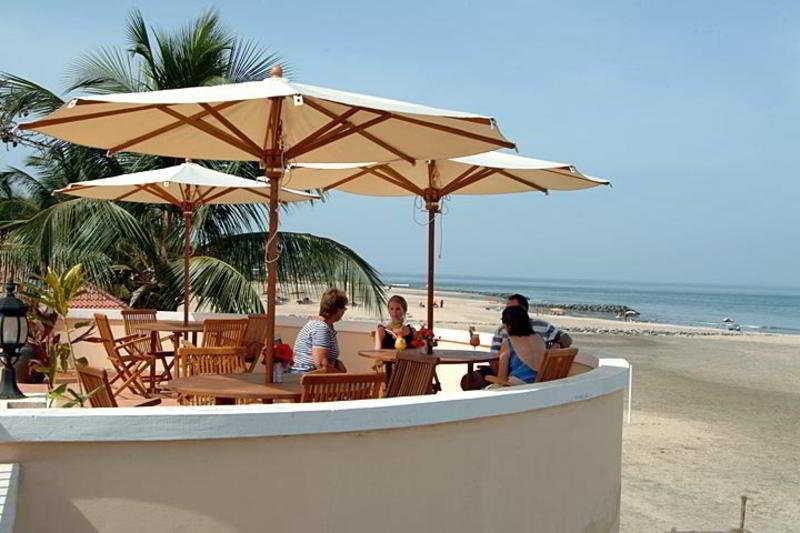 Ocean Bay Hotel & Resort Bakau Экстерьер фото