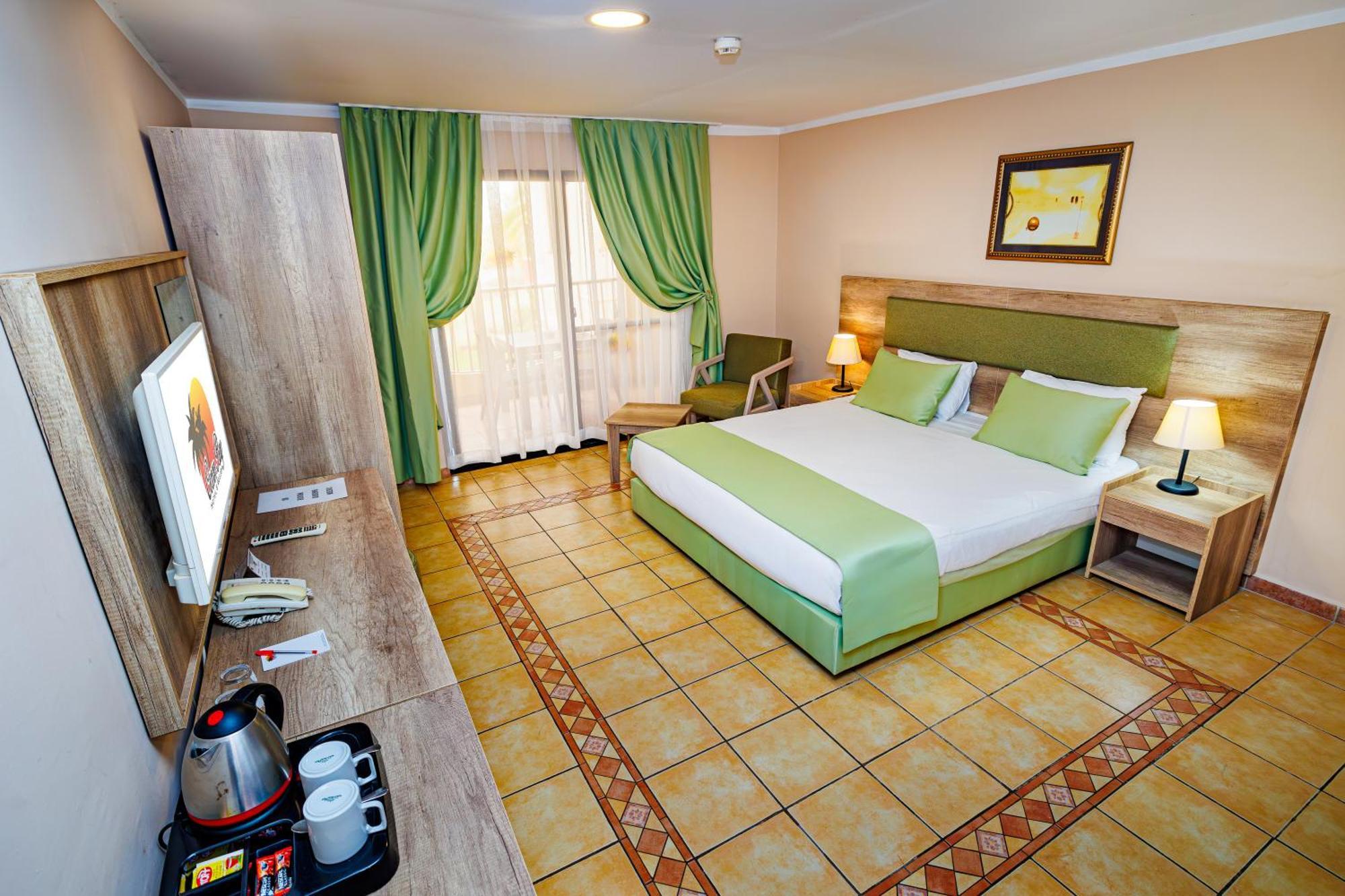 Ocean Bay Hotel & Resort Bakau Экстерьер фото
