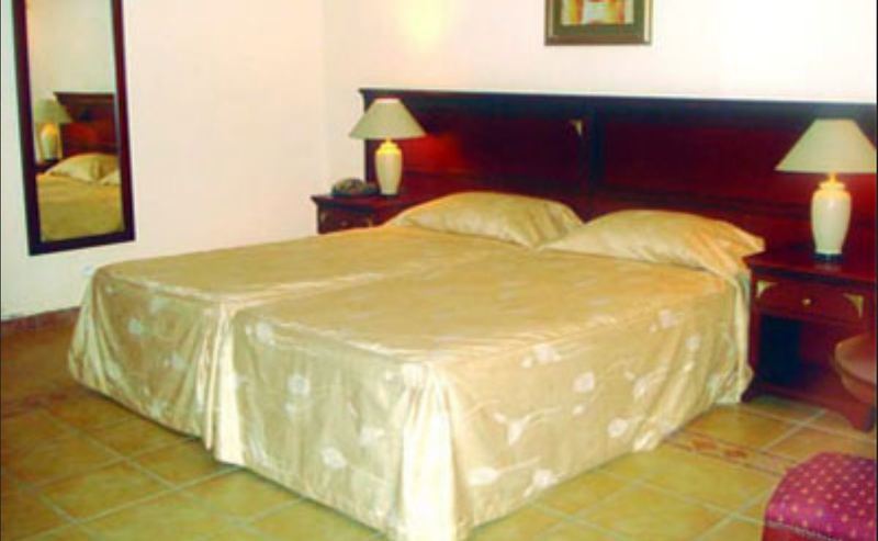 Ocean Bay Hotel & Resort Bakau Экстерьер фото