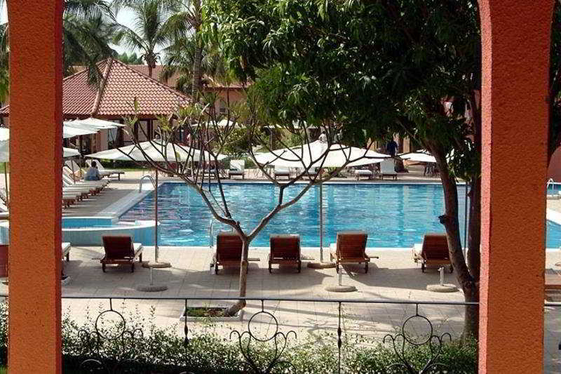 Ocean Bay Hotel & Resort Bakau Экстерьер фото