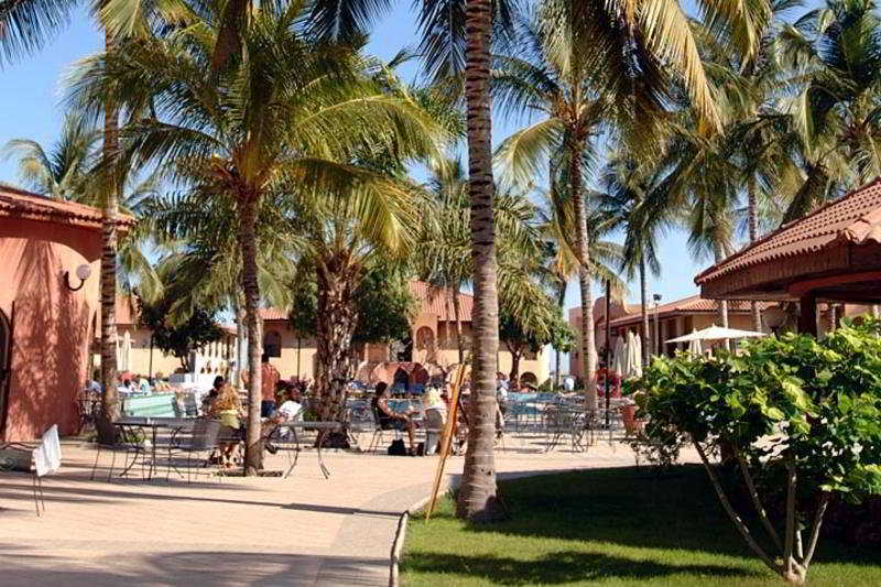 Ocean Bay Hotel & Resort Bakau Экстерьер фото